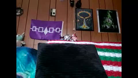 prettysolidd7 online show from January 1, 3:03 pm