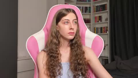 Snapshot of prettysomething chatting on July 14, 10:21 am Sophie next stream will be at Monday i will wait you guys online show from July 14, 10:21 am