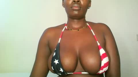 Snapshot of prettyvishy chatting on February 14, 7:07 am prettyvishy online show from February 14, 7:07 am