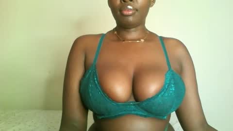 Snapshot of prettyvishy chatting on January 9, 6:27 am prettyvishy online show from January 9, 6:27 am