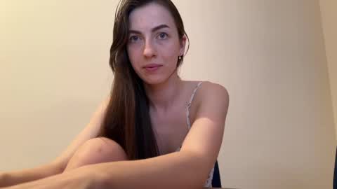 prettyyy_angel online show from April 5, 6:05 pm