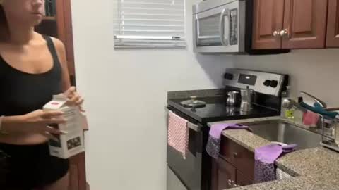 prettyyykittyyy22 online show from April 26, 3:42 pm