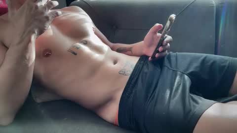 Snapshot of pretwunk chatting on November 18, 12:20 pm pretwunk online show from November 18, 12:20 pm