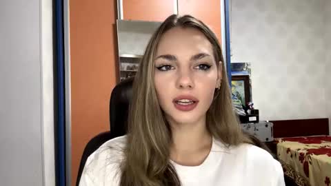 Amelia online show from November 15, 7:43 pm