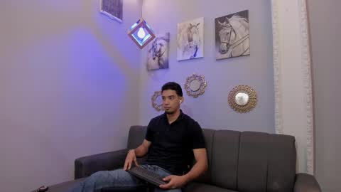 Snapshot of prince_arthur77 chatting on February 26, 12:47 pm prince_arthur77 online show from February 26, 12:47 pm