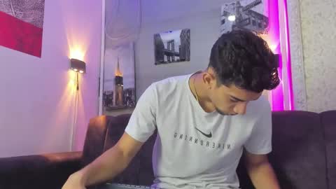 Snapshot of prince_arthur77 chatting on October 3, 1:52 pm prince_arthur77 online show from October 3, 1:52 pm