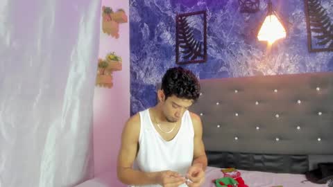 Snapshot of prince_arthur77 chatting on November 9, 1:20 pm prince_arthur77 online show from November 9, 1:20 pm