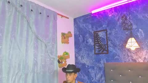 prince_arthur77 online show from March 4, 3:51 pm