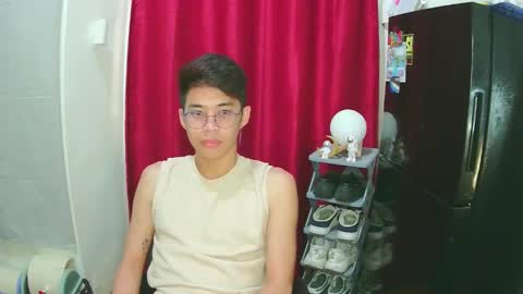 Snapshot of prince_harrison chatting on October 10, 3:16 am prince_harrison online show from October 10, 3:16 am