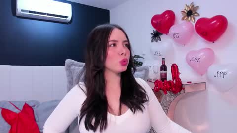 Snapshot of prince_mia2 chatting on February 14, 12:24 pm Mia online show from February 14, 12:24 pm