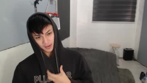 Snapshot of princeadrianx chatting on November 14, 8:35 am Prince Adrian online show from November 14, 8:35 am