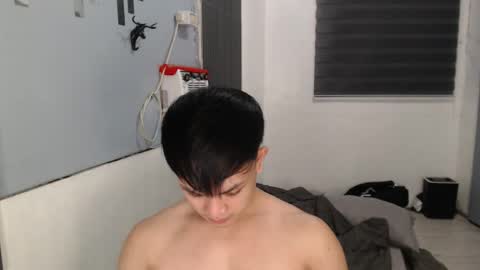 Snapshot of princeadrianx chatting on December 5, 6:48 pm Prince Adrian online show from December 5, 6:48 pm