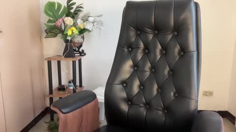 Snapshot of princecharlotte chatting on February 14, 3:03 am Charls online show from February 14, 3:03 am