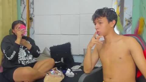 Snapshot of princesanddark chatting on January 6, 2:21 pm PrincesANDdark online show from January 6, 2:21 pm