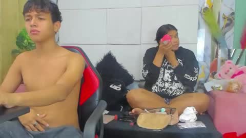 Snapshot of princesanddark chatting on January 7, 1:02 pm PrincesANDdark online show from January 7, 1:02 pm