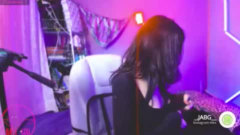 Snapshot of princesita_valija chatting on October 24, 1:24 am Beth online show from October 24, 1:24 am