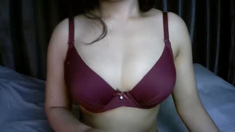 Snapshot of princess916446 chatting on December 18, 3:01 am princess online show from December 18, 3:01 am