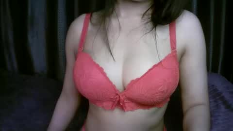 Snapshot of princess916446 chatting on February 16, 3:19 pm princess online show from February 16, 3:19 pm