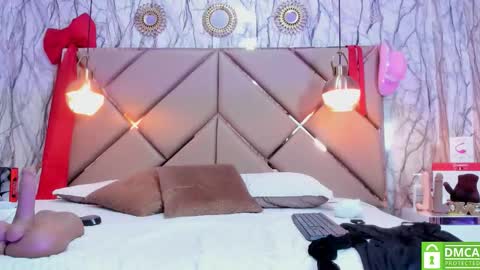 Snapshot of princess_anniee chatting on December 4, 1:42 pm ANIEE online show from December 4, 1:42 pm