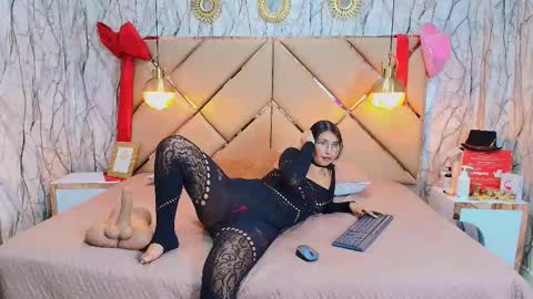 Snapshot of princess_anniee chatting on December 17, 2:01 pm ANIEE online show from December 17, 2:01 pm