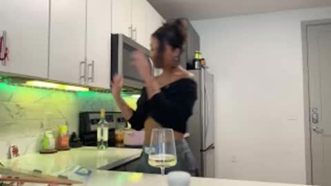 Snapshot of princess_cece chatting on November 5, 7:25 pm Cece NEXT LIVESTREAM -- DEC. 4th 7 PM CST online show from November 5, 7:25 pm