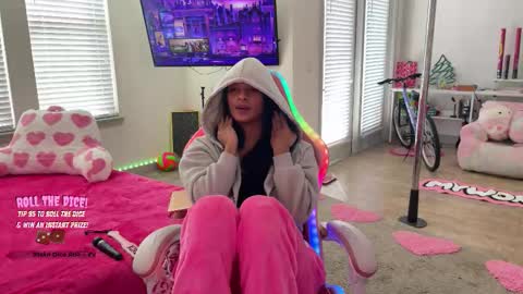 Snapshot of princess_cece chatting on November 7, 7:58 pm Cece NEXT LIVESTREAM -- DEC. 4th 7 PM CST online show from November 7, 7:58 pm