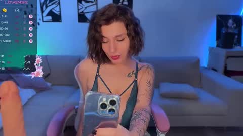 Lina online show from March 25, 2:23 pm