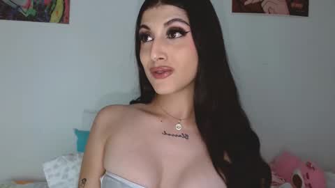 Snapshot of princess_ofyourdreams chatting on February 8, 5:11 am Sophie online show from February 8, 5:11 am