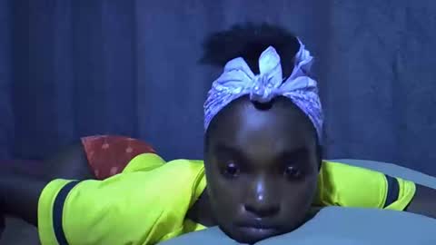 princess_scovia online show from December 3, 7:01 pm