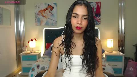 princess_skinny18 online show from April 17, 12:35 am