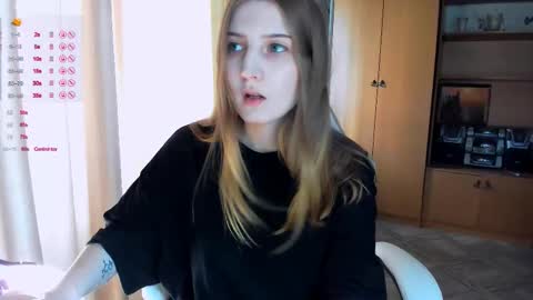 Snapshot of princessaalicc chatting on October 22, 9:20 am princessaalicc online show from October 22, 9:20 am