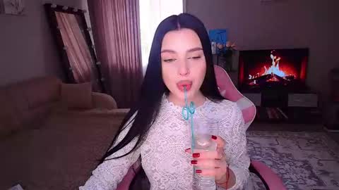 princessamira1 online show from April 22, 9:11 am