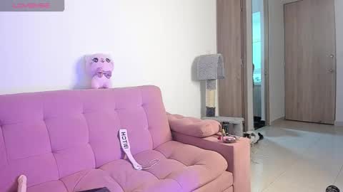 Snapshot of princessammy1 chatting on December 1, 10:37 pm princessammy1 online show from December 1, 10:37 pm