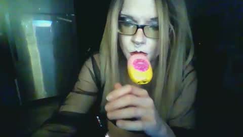 Princess Avery online show from December 16, 9:36 am