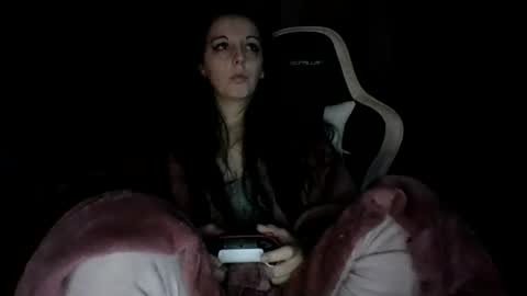 Holly love online show from January 7, 8:11 pm