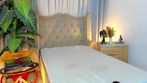 Snapshot of princesshugecumontop chatting on December 2, 8:52 am PrincessDONT FORGET TO FOLLOW ME online show from December 2, 8:52 am