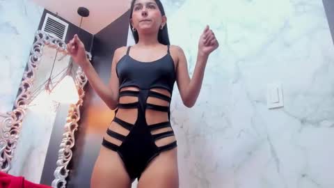   online show from November 11, 10:15 am