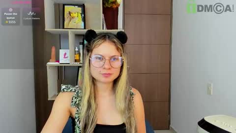 princessmariana25 online show from October 18, 8:53 pm