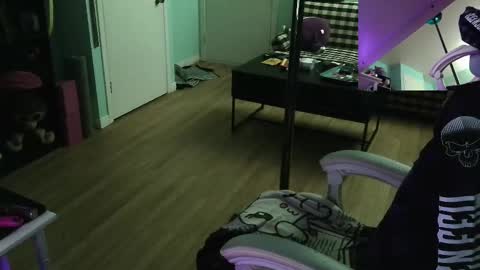 Snapshot of princesstyff chatting on September 15, 10:15 am Tyff et Blast online show from September 15, 10:15 am