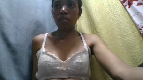 prisca880319 online show from April 16, 7:36 pm