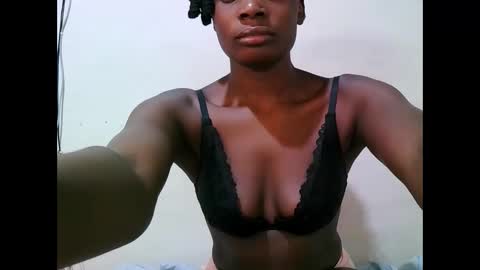 pritty_amber online show from April 4, 6:33 am