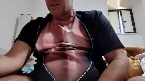 Snapshot of privatetour369 chatting on May 31, 6:31 am privatetour369 online show from May 31, 6:31 am