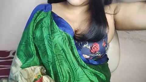 priyu_ online show from November 18, 1:26 pm