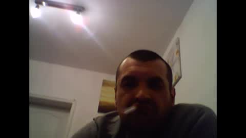 Snapshot of pro100bi chatting on December 8, 3:43 am pro100bi online show from December 8, 3:43 am