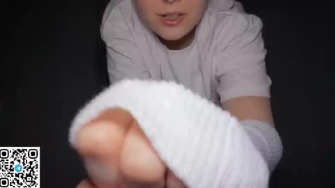 moli online show from April 13, 2:22 pm