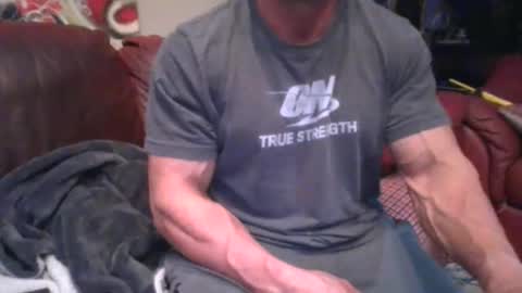MUSCLEGOD online show from April 7, 9:04 pm