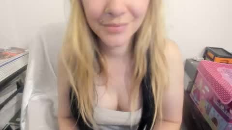 Snapshot of project___life chatting on June 7, 6:44 pm project___life online show from June 7, 6:44 pm