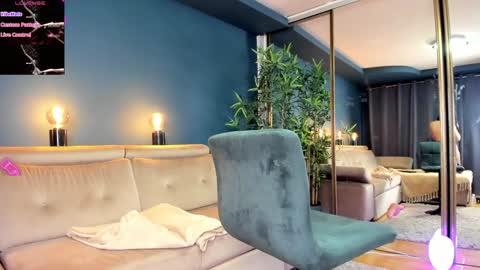 Raven  but you can call me sweetie or honey too  online show from January 24, 12:42 am