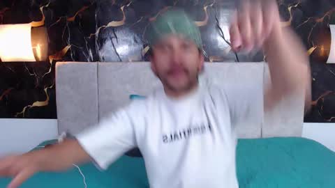 Adris  Juan online show from February 20, 2:08 am