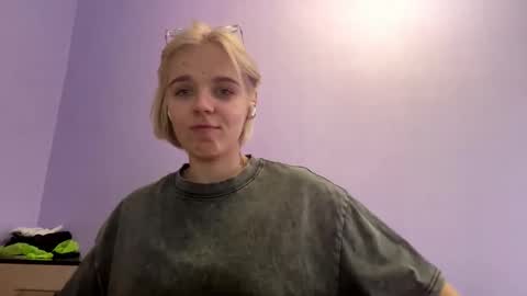 Snapshot of prudencebennetta chatting on December 21, 6:20 am Scarlet online show from December 21, 6:20 am